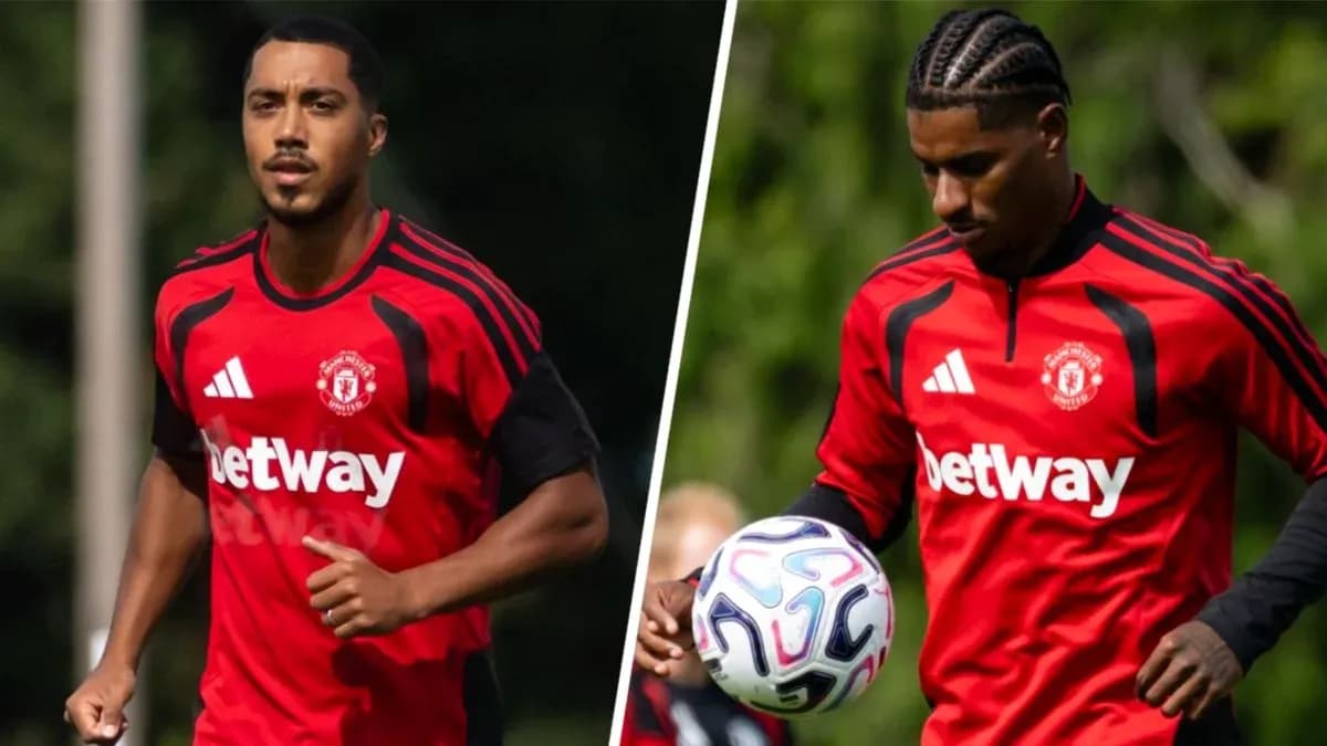 Jugadores de Manchester United en sesión de entrenamiento Jugadores de Manchester United en sesión de entrenamiento