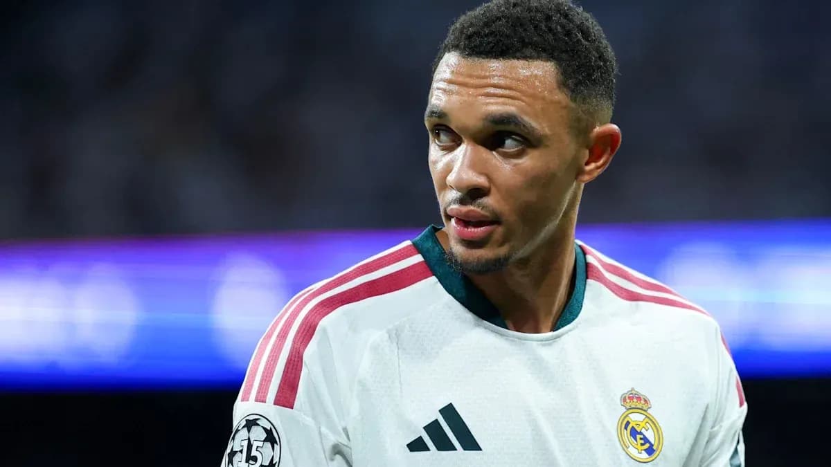 Jugador de Real Madrid durante un partido de fútbol Jugador de Real Madrid durante un partido de fútbol