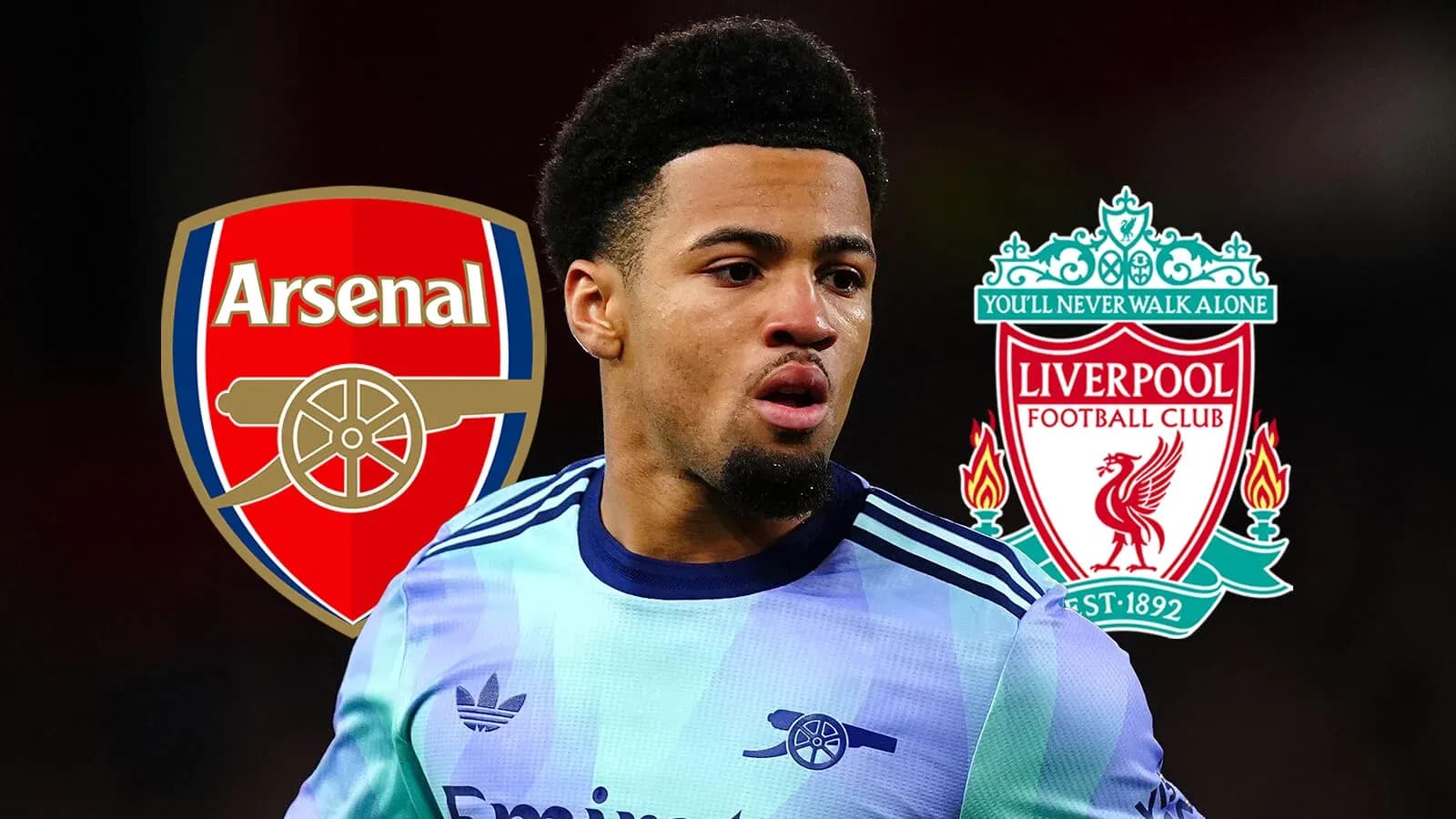 Jugador con camisetas de Arsenal y Liverpool en fondo Jugador con camisetas de Arsenal y Liverpool en fondo