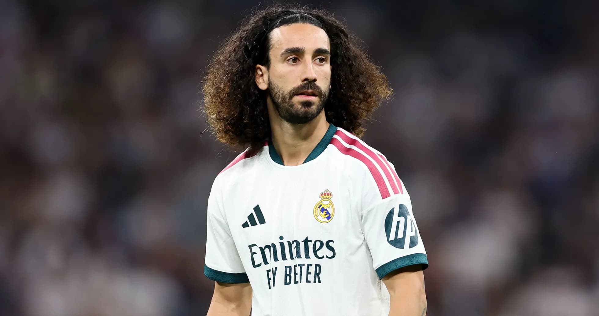 Jugador de Real Madrid en el campo durante partido Jugador de Real Madrid en el campo durante partido