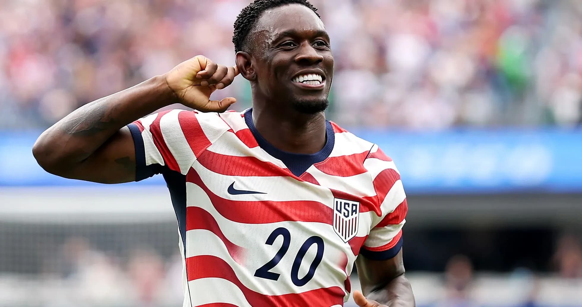 Jugador de Estados Unidos celebrando un gol Jugador de Estados Unidos celebrando un gol