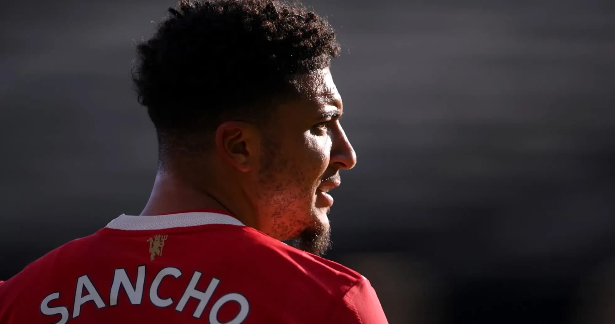 Jugador con camiseta de Manchester United, nombre Sancho Jugador con camiseta de Manchester United, nombre Sancho