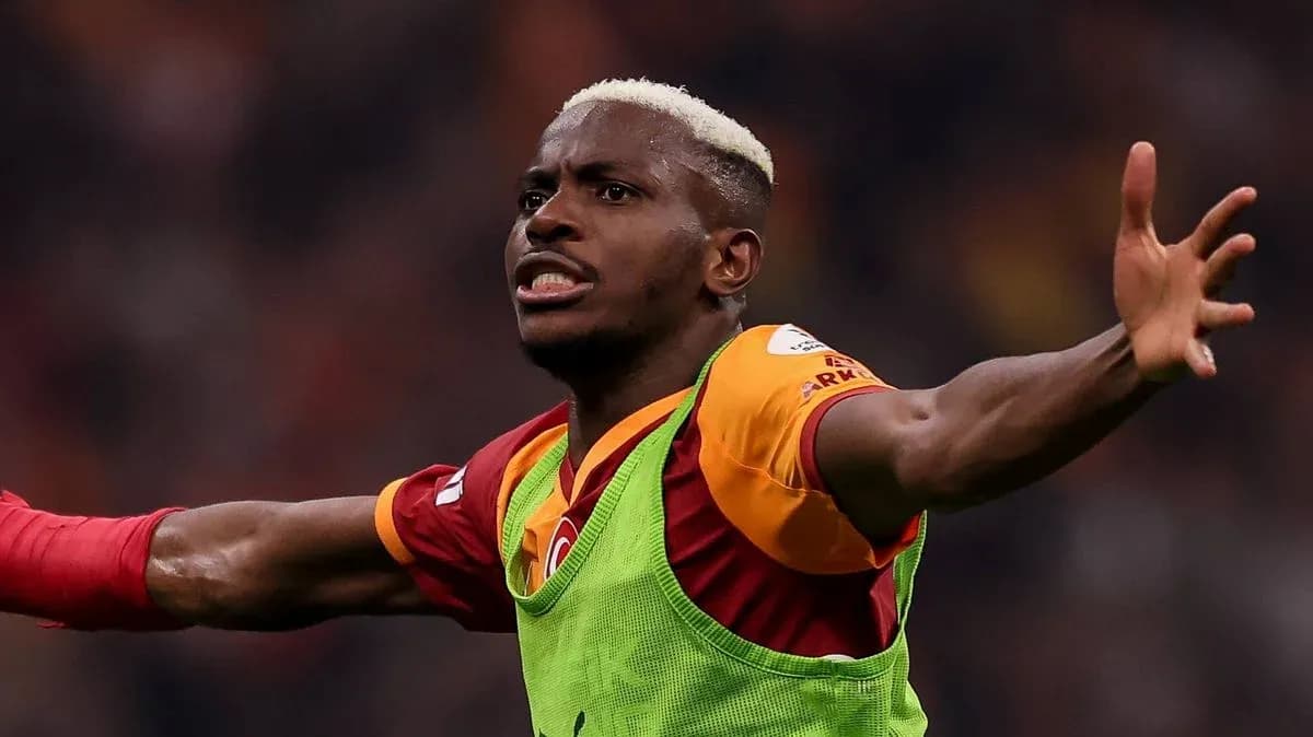 Jugador de Galatasaray celebrando un gol Jugador de Galatasaray celebrando un gol