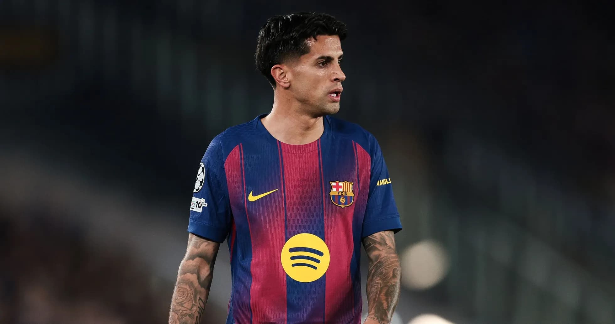 Jugador de Barcelona en acción durante un partido Jugador de Barcelona en acción durante un partido