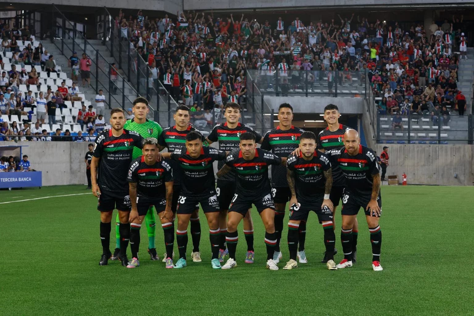 Equipo de Palestino posando para la foto Equipo de Palestino posando para la foto