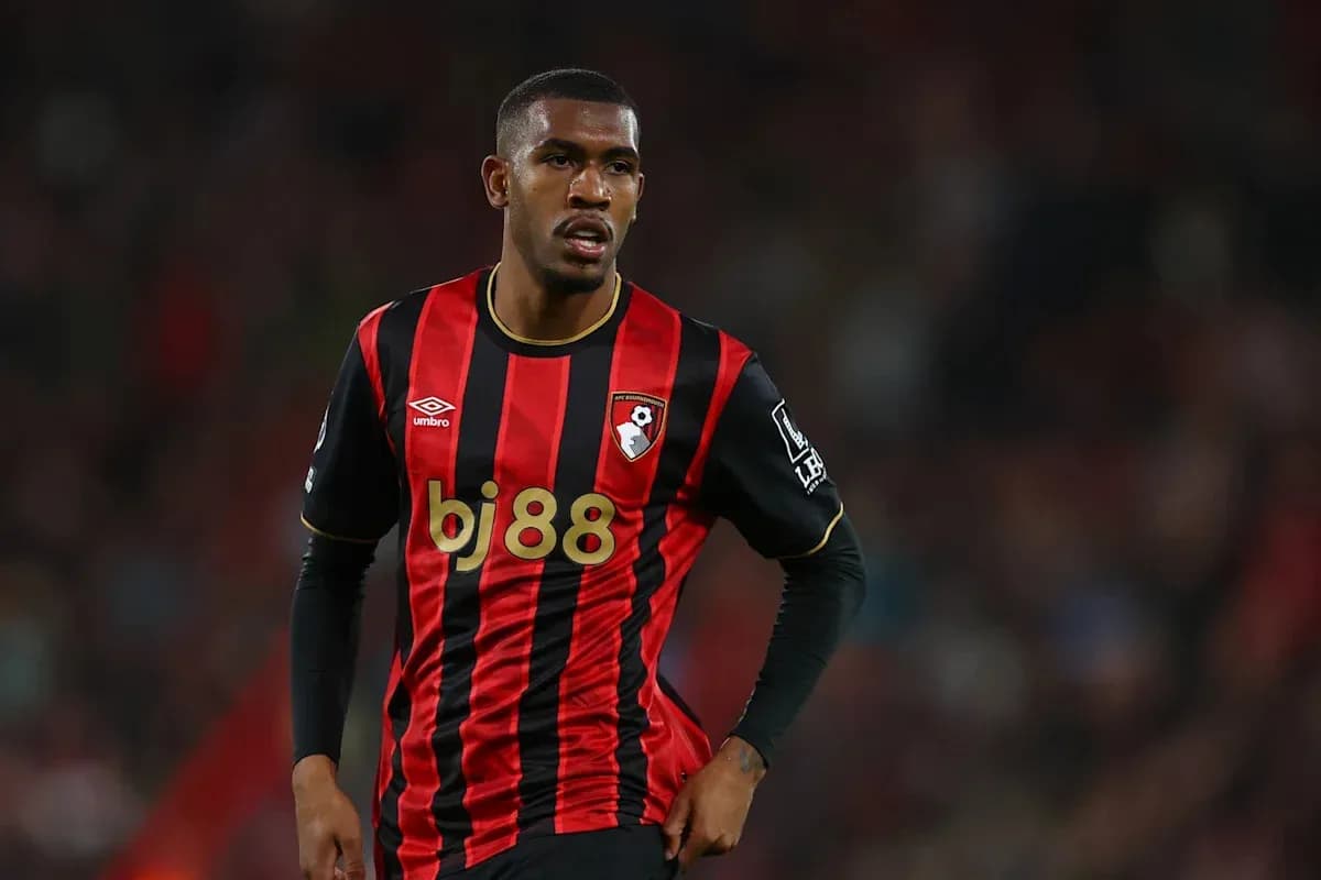 Jugador de Bournemouth en acción durante un partido Jugador de Bournemouth en acción durante un partido