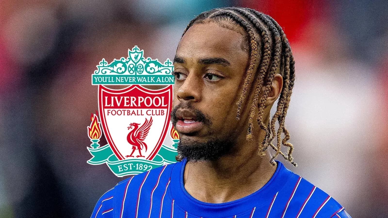 Jugador de Liverpool con camiseta azul en primer plano Jugador de Liverpool con camiseta azul en primer plano