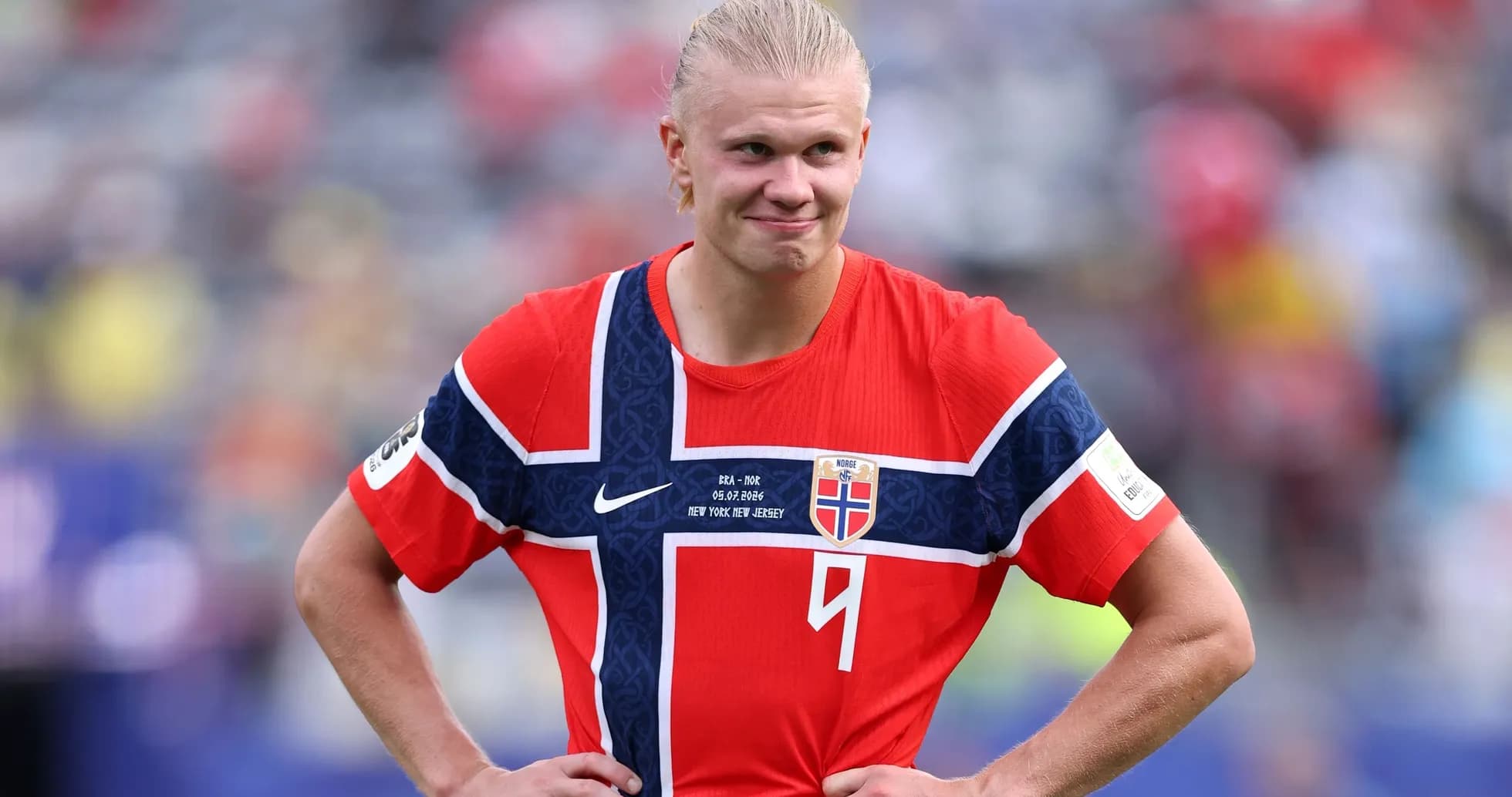Jugador de Noruega en uniforme durante un partido Jugador de Noruega en uniforme durante un partido