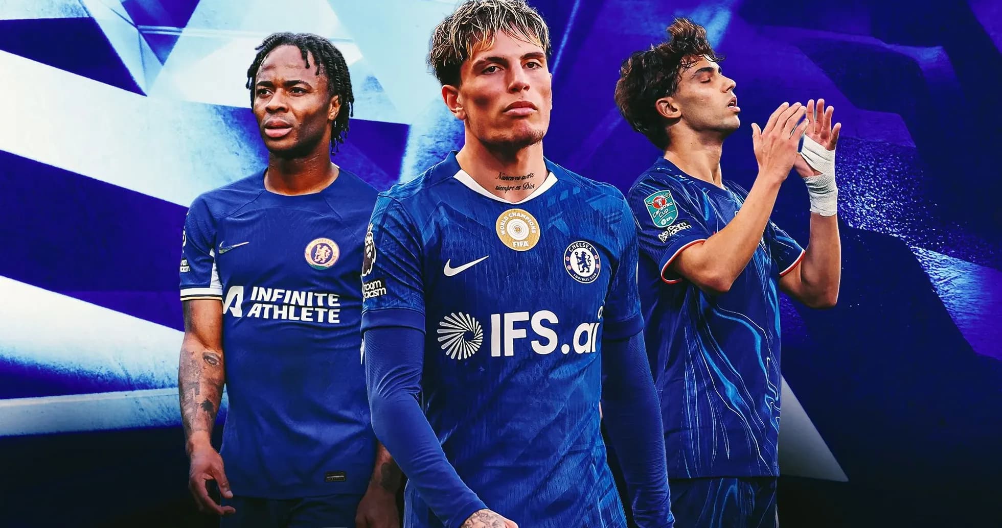 Tres jugadores de Chelsea en uniforme azul posando Tres jugadores de Chelsea en uniforme azul posando