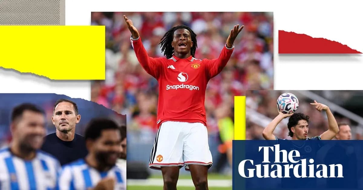 Jugador de Manchester United protestando durante el partido Jugador de Manchester United protestando durante el partido