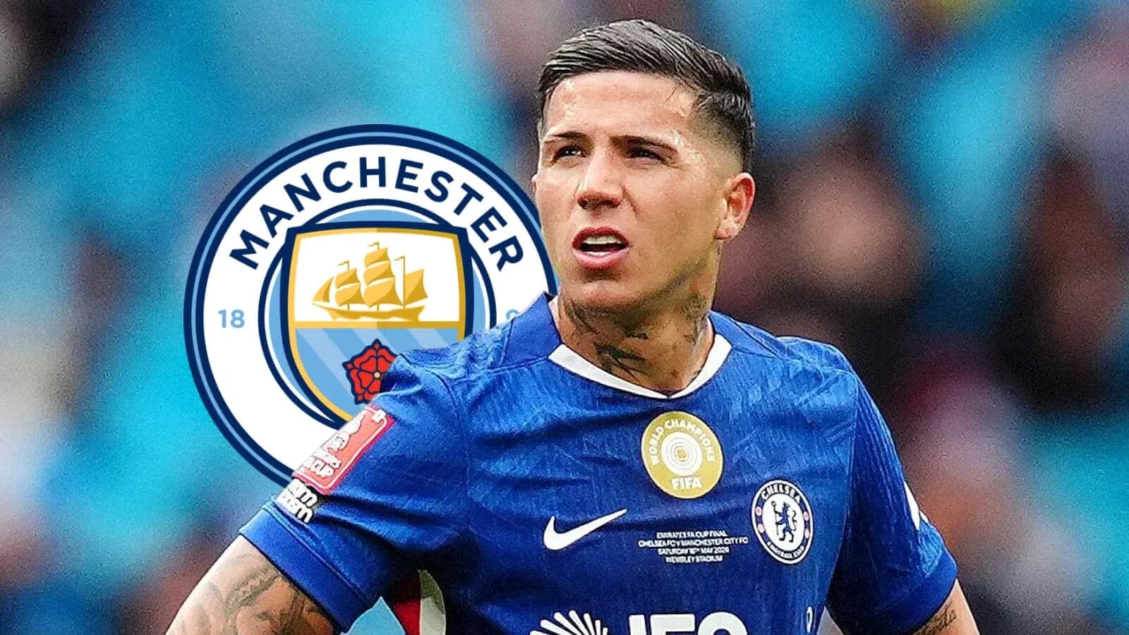Jugador de Chelsea con logo de Manchester City detrás Jugador de Chelsea con logo de Manchester City detrás