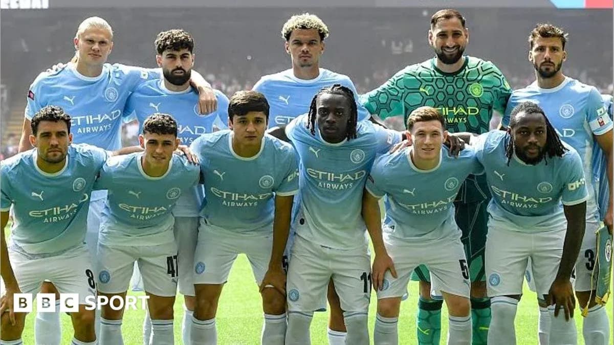 Equipo del Manchester City posando antes del partido Equipo del Manchester City posando antes del partido