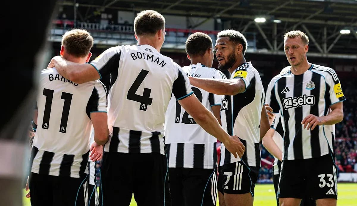 Jugadores del Newcastle celebrando un gol juntos Jugadores del Newcastle celebrando un gol juntos