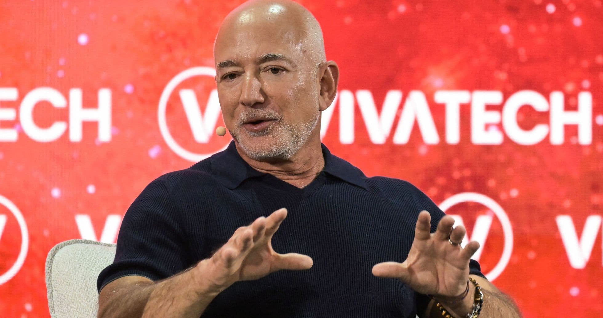 Grupo de seguidores de Liverpool exige respuestas sobre posible inversión de Jeff Bezos Grupo de seguidores de Liverpool exige respuestas sobre posible inversión de Jeff Bezos