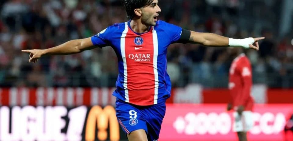 Ferran Torres impulsa la primera victoria de PSG en la temporada de Ligue 1 Ferran Torres impulsa la primera victoria de PSG en la temporada de Ligue 1