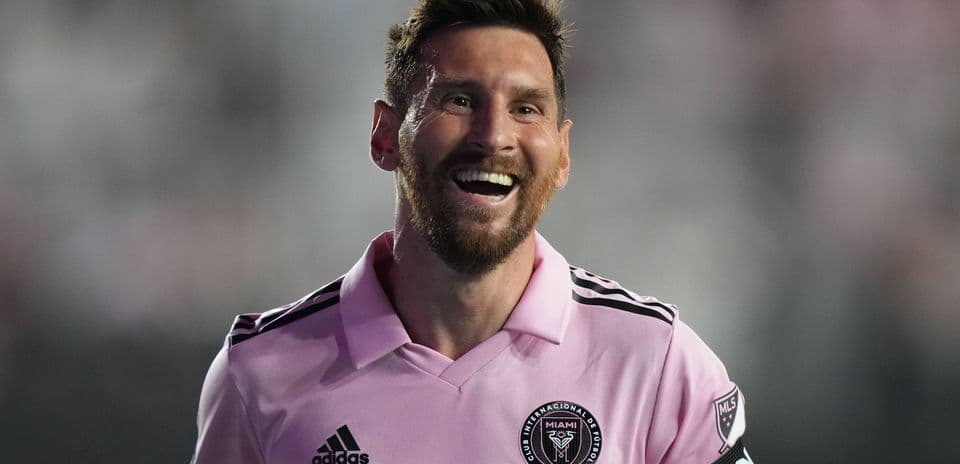 Lionel Messi prepara una sorprendente adquisición del club español CD Eldense mientras amplía su imperio empresarial Lionel Messi prepara una sorprendente adquisición del club español CD Eldense mientras amplía su imperio empresarial