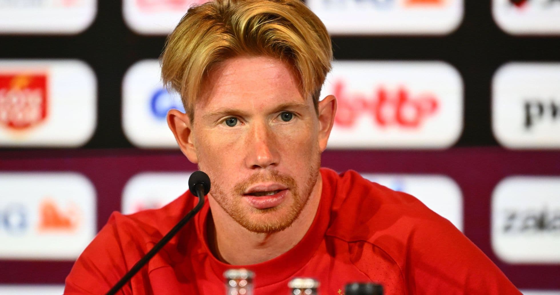 Kevin De Bruyne confirma su continuidad en Bélgica y valora a Mark van Bommel Kevin De Bruyne confirma su continuidad en Bélgica y valora a Mark van Bommel