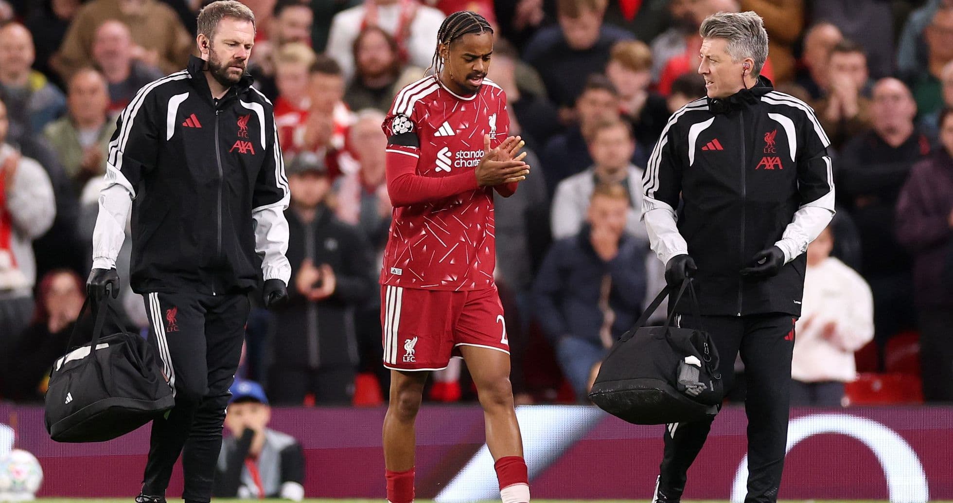 Preocupación en Liverpool: Bradley Barcola se lesiona en su debut en Anfield contra Atlético de Madrid Preocupación en Liverpool: Bradley Barcola se lesiona en su debut en Anfield contra Atlético de Madrid