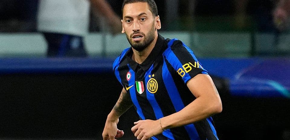 Hakan Calhanoglu se perderá el duelo contra Roma por lesión en el muslo Hakan Calhanoglu se perderá el duelo contra Roma por lesión en el muslo